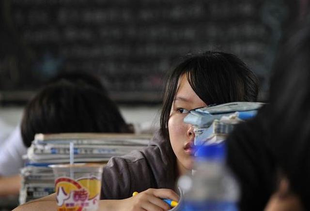 “努力学却学不好”的三门学科，榜首难度是公认的，物理排第三