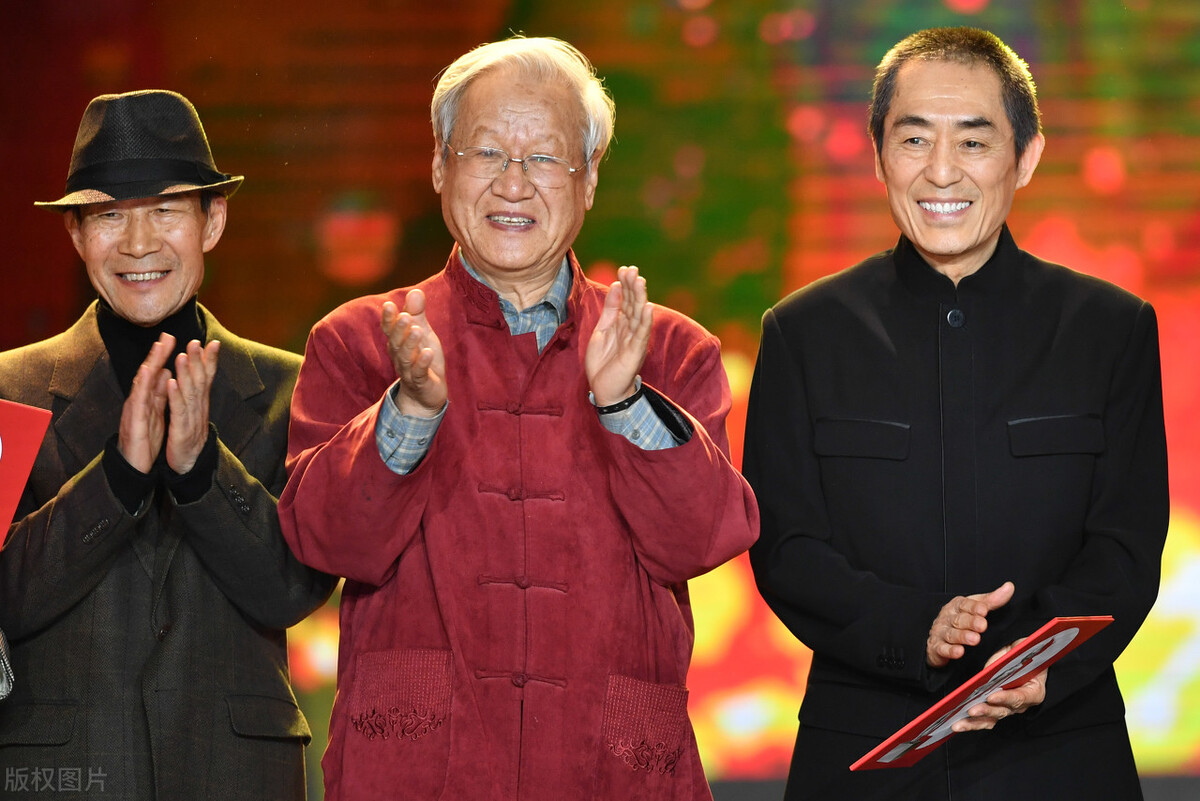 不怕人老怕心老，依旧活跃的8位高龄明星，最小的李雪健都67岁了