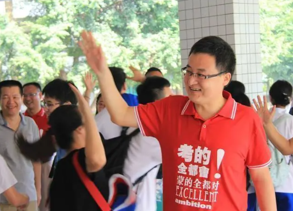 “儿子高考估分710，9月清华见”，父亲高调炫耀遭群嘲：口气不小