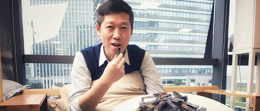 花了2250元，我成了传Q今生千人千色微商爆款变色唇膏的“代理”