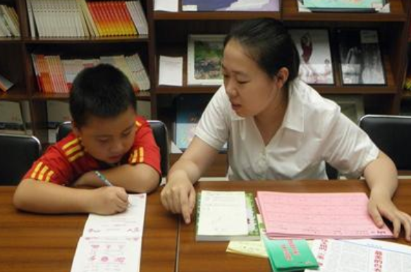 上小学拼音要一个月学完？没上“学前班”的娃，上一年级后咋样了