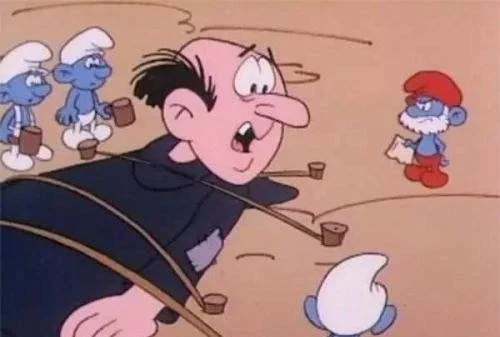 动画片《蓝精灵》中的格格巫抓蓝精灵来吃?错!其实是拿来变钱