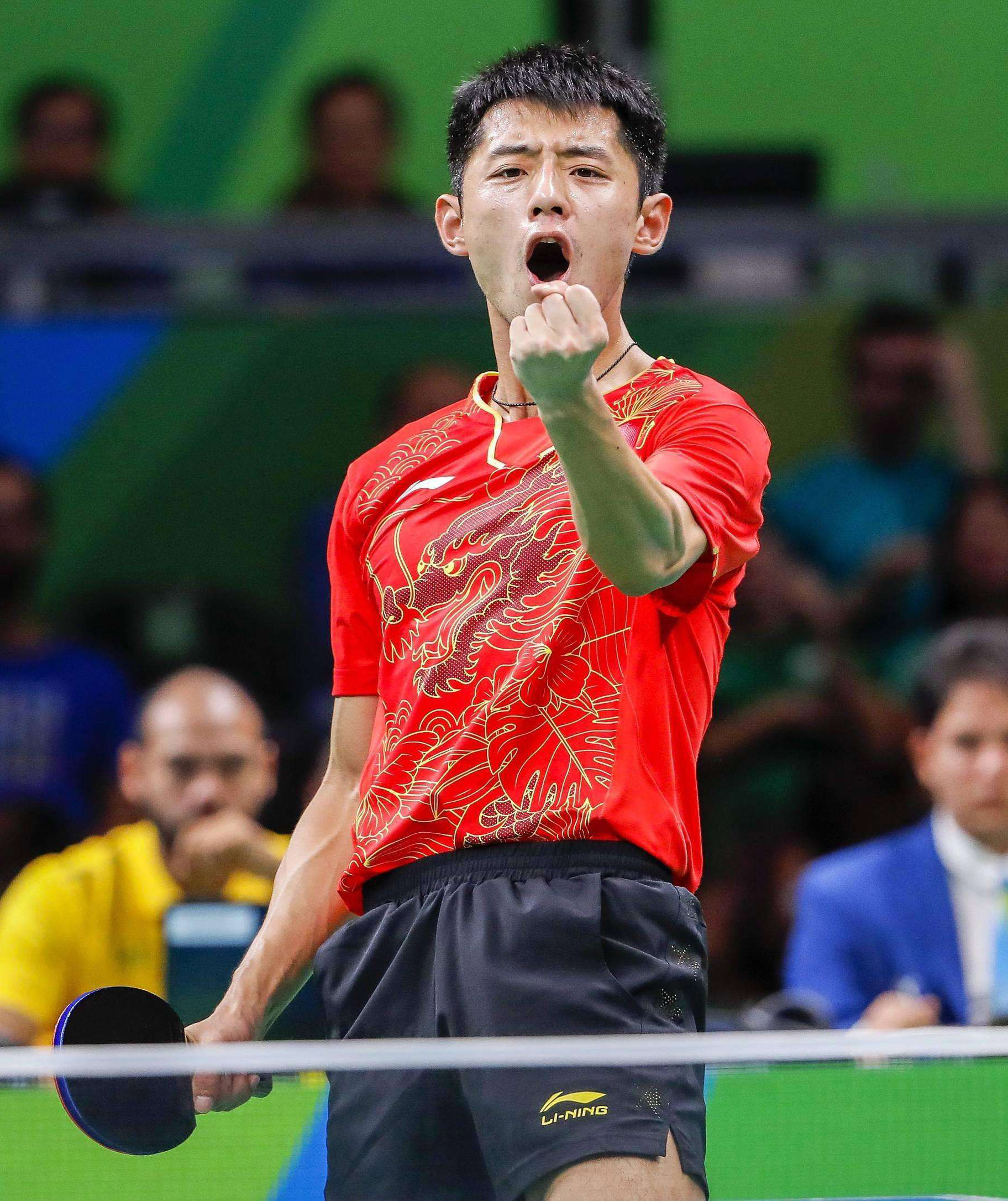 这年8月,举世瞩目的里约奥运会打响,张继科与队友马龙,许昕合作,勇夺