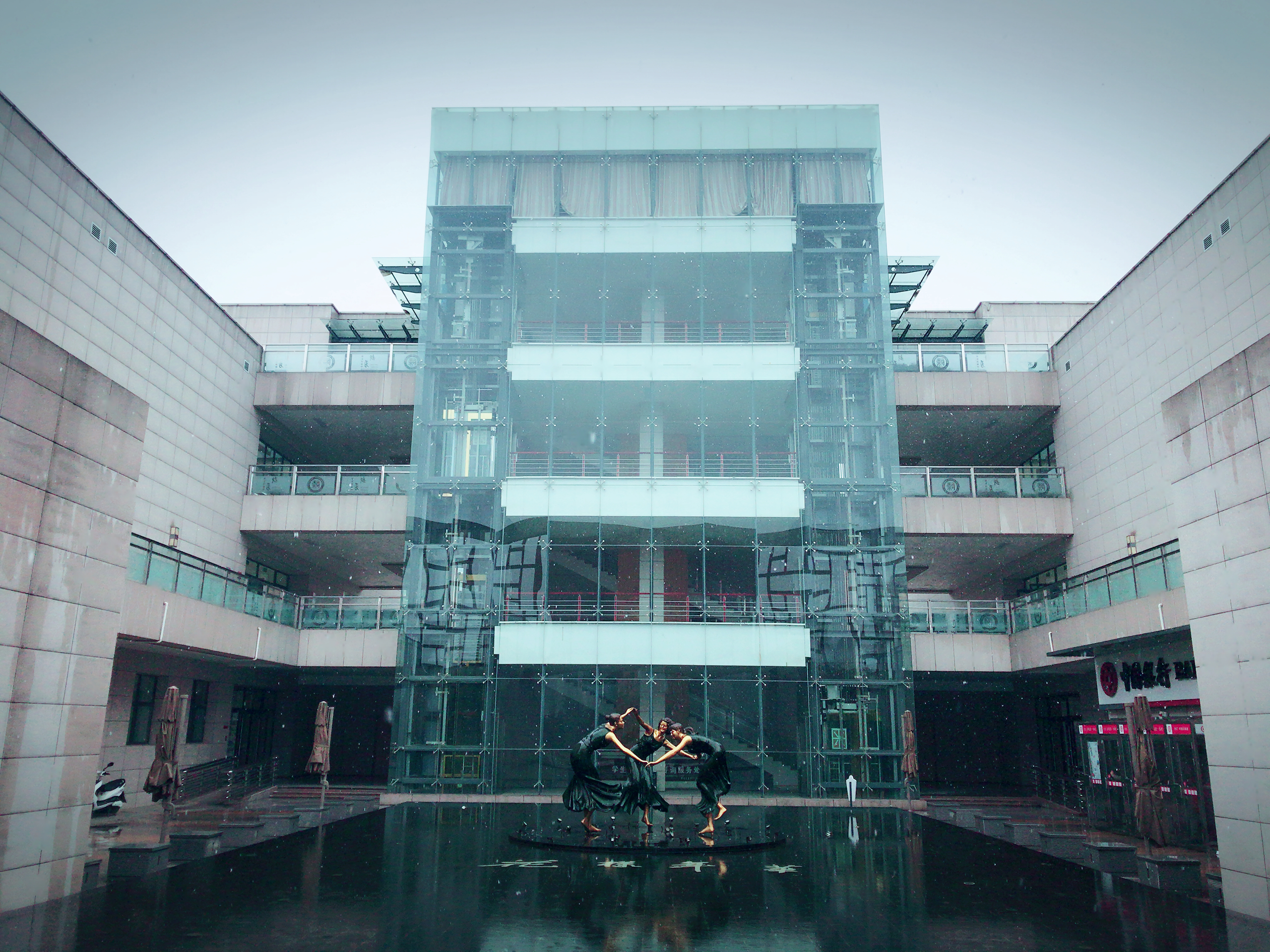 《中国大学单身率排行榜》出炉，四类大学男女比例悬殊，霸占榜单