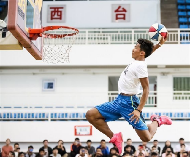 林书豪为什么被nba除名(CBA全明星周末：林书豪成首位被除名票王，云南扣篮怪兽献惊喜)