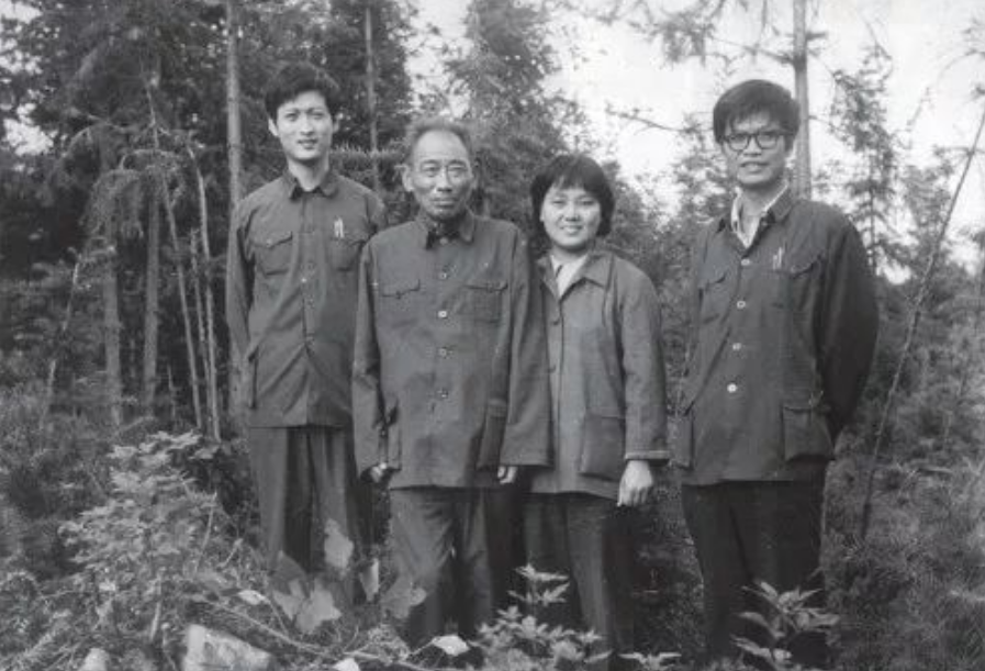 毛主席视察安庆，问傅大章：“陈独秀家还有谁？”傅大章感慨不已