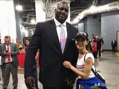 nba美女解说员有哪些(NBA最美女主播：张曼源、周玲安、宫河玛雅，谁应排在第一位？)