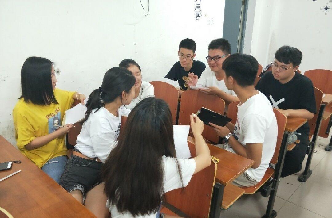 大学校园内的“兼职工作”，含金量不高，却很受大学生的欢迎