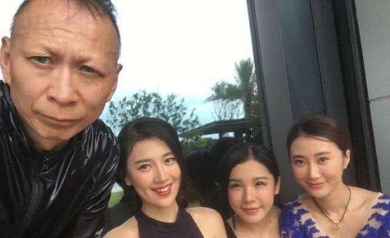 娱乐圈12位知名丑星：黄渤、王宝强榜上有名，张少华年轻时是校花