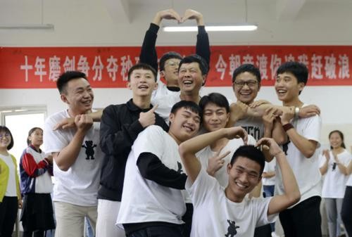 黄蛉高考作文仅得6分，却被985大学录取，这是为何？