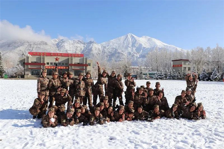 想报效祖国的小姐姐看这里：高考462分就有机会，还有绿色通道