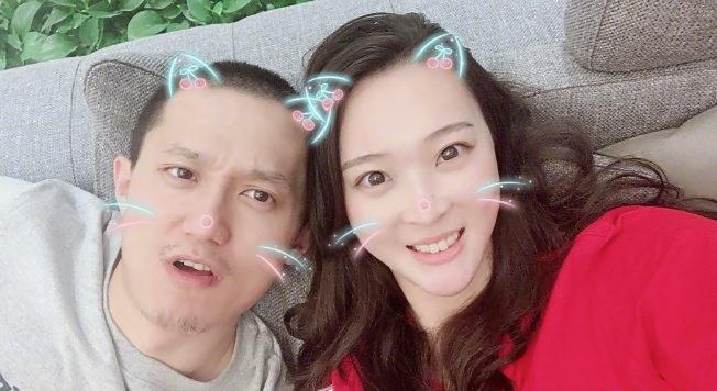 惠若琪晒孩子近照，女儿遗传妈妈四肢修长，网友调侃手势似扣球