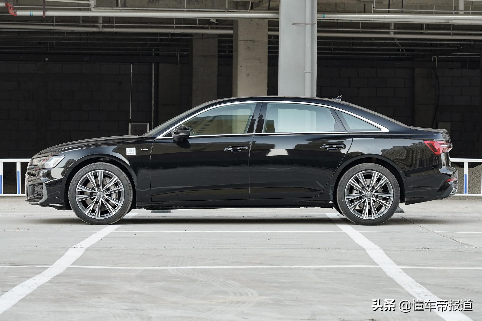 新车｜这辆“奥迪A6”售价超90万，4.5秒“破百”，值吗？