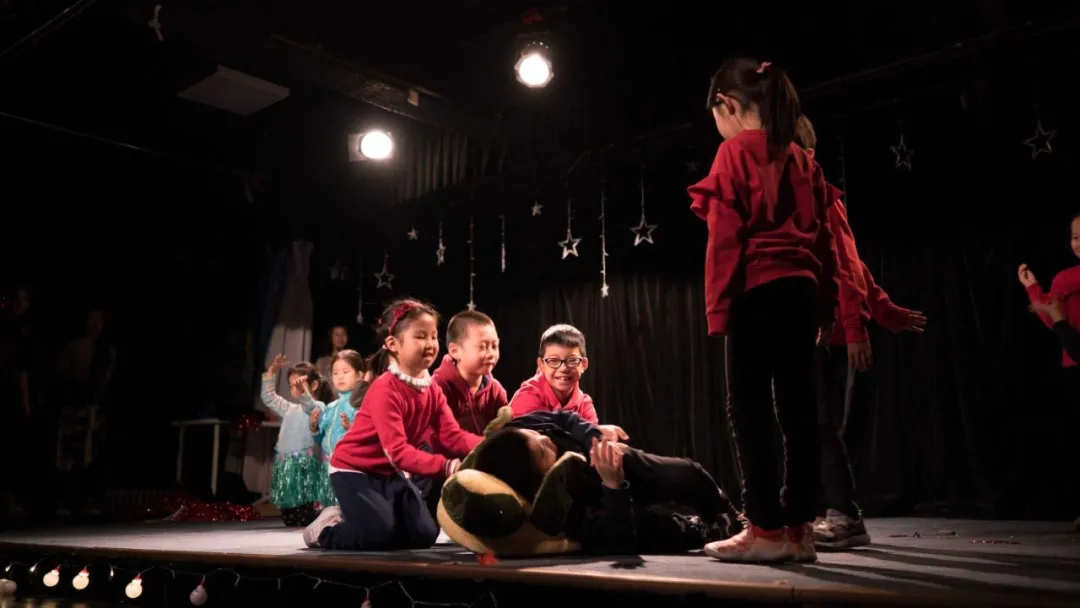 有这样一所学校，就像《窗边的小豆豆》里的巴学园一样美好