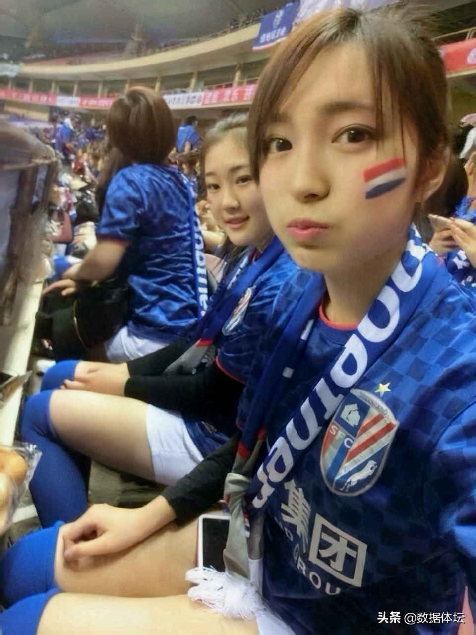 足球美女球迷(谁是那颗最亮的星——中超美女球迷盘点(上))