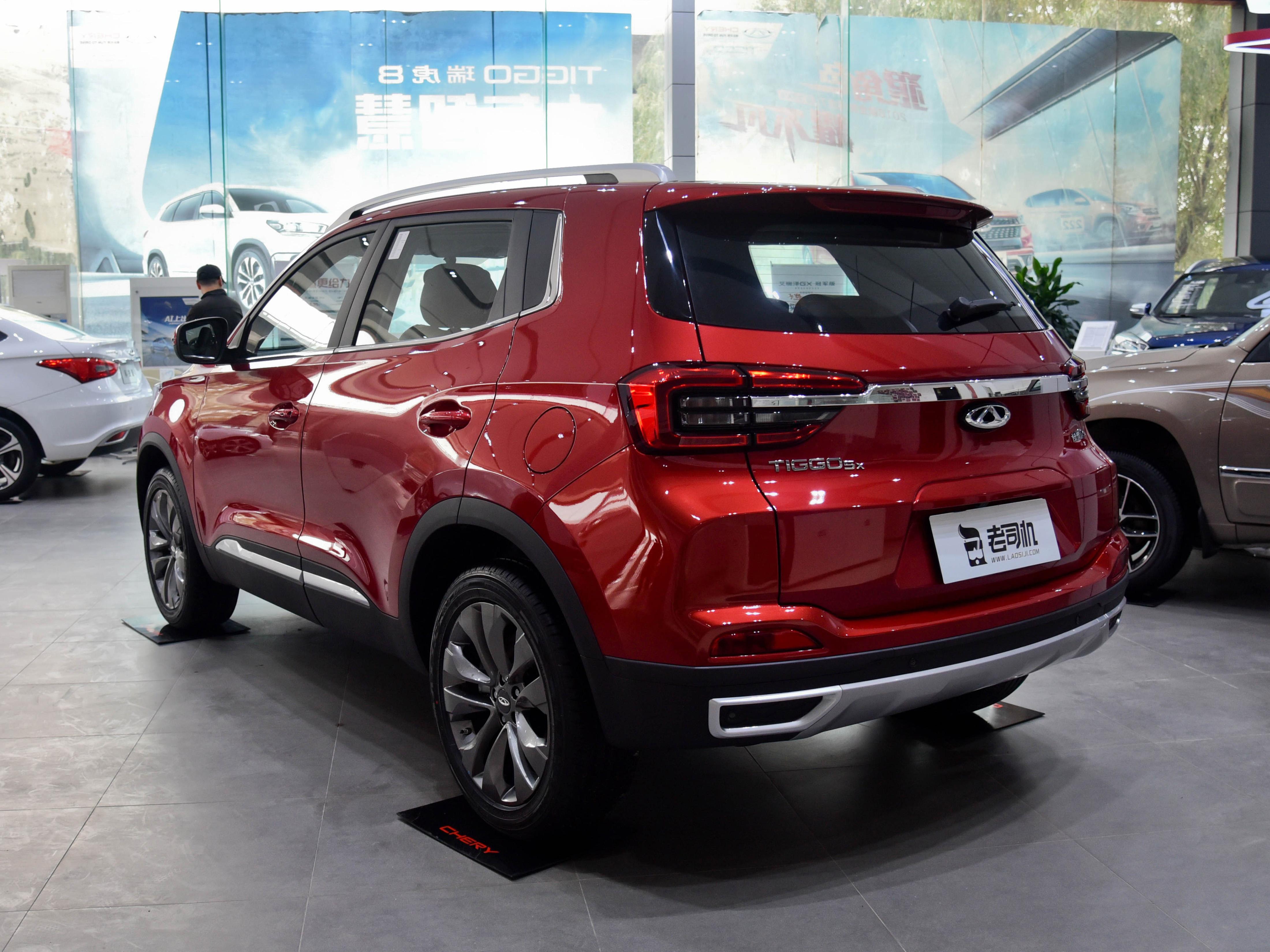 低价位高颜值的国产suv,大空间低油耗,实拍奇瑞瑞虎5x