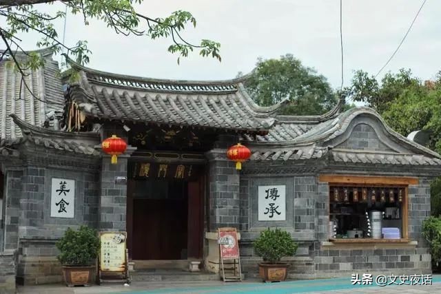 “黄桥沙拉”拍了拍你：要不要花25块钱，吃遍中国“四大快餐”？