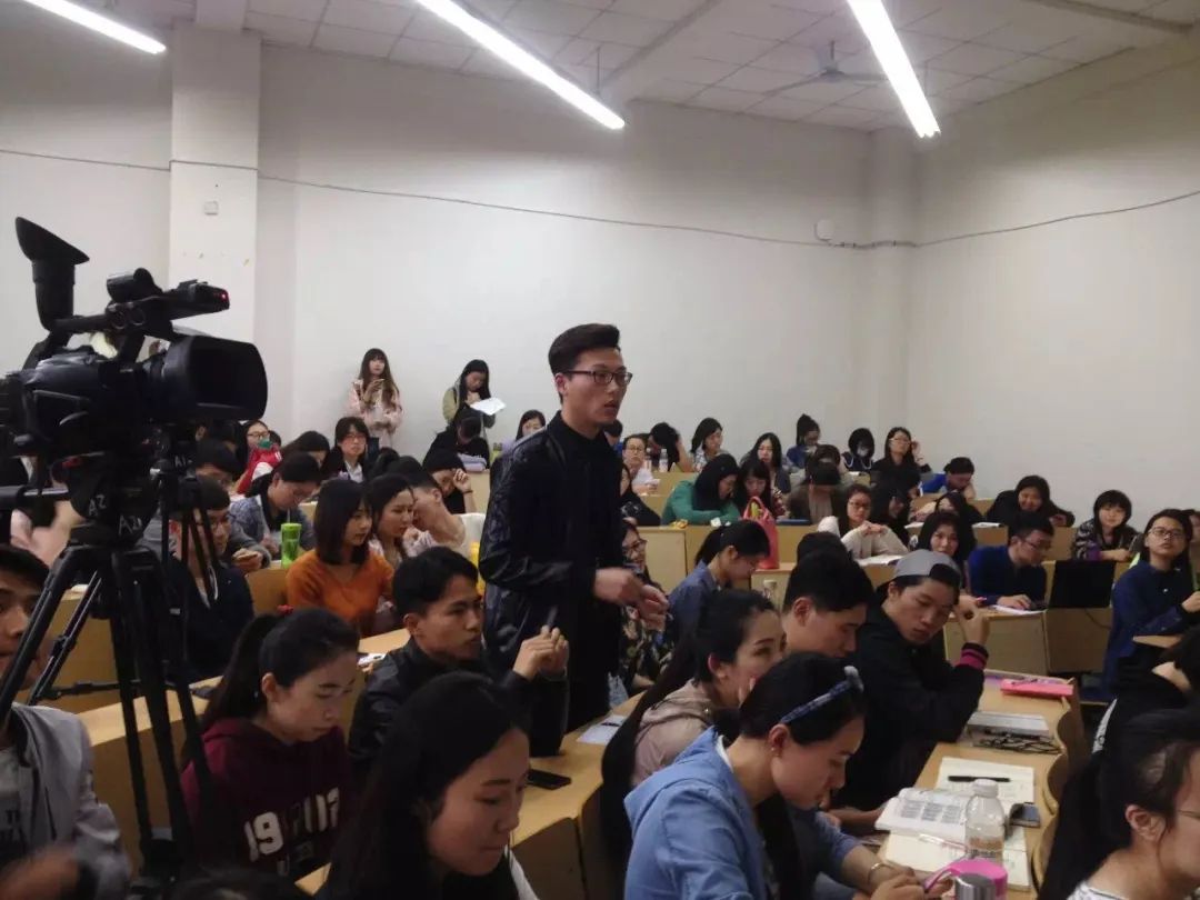 日新月著 博闻多识 | 浙江传媒学院新闻与传播学院欢迎你！