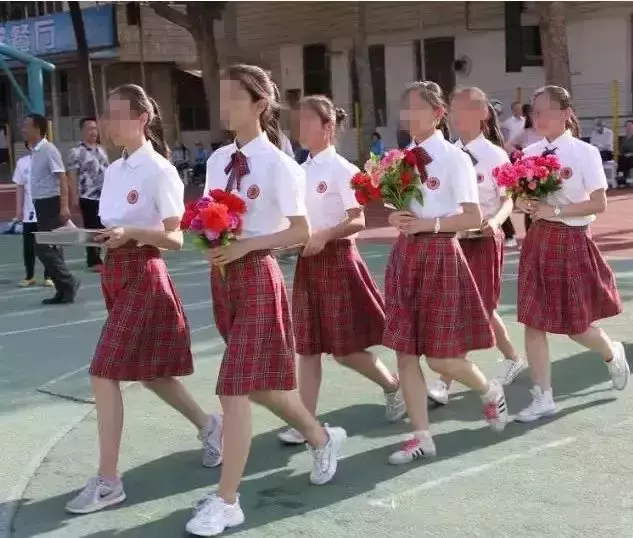 开学季！西安市52所中学校服大PK，比比谁家的最好看？