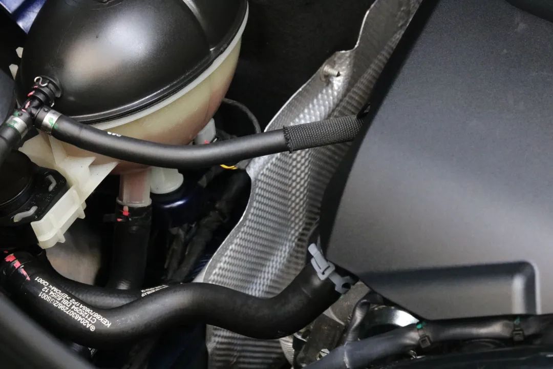 怪兽修车：翻新一辆15年奔驰GLK260，最终满血复活变新车