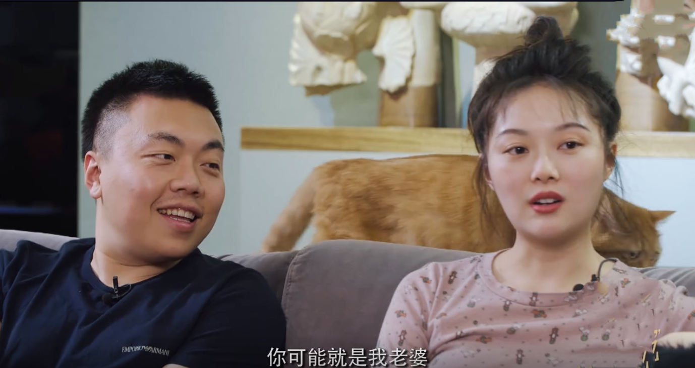 把劳斯莱斯开沟里，“网红鼻祖”晚晚的故事，远比你想象得更恶劣