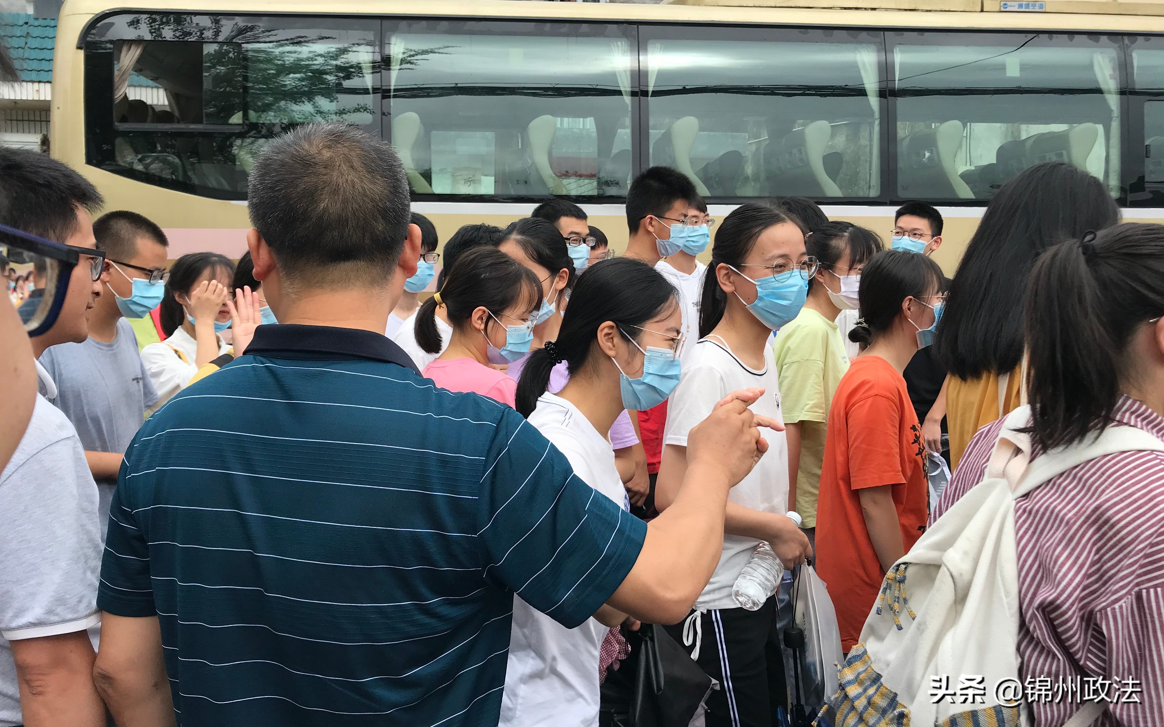 歙县高考72小时：洪水突袭下的小城“赶考”记