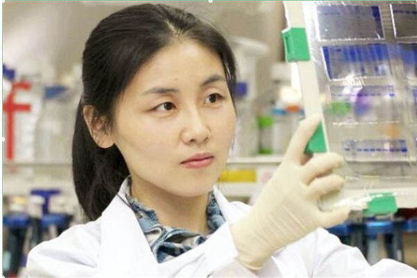 清华最年轻女博导颜宁：37岁攻克50年不解难题，奔赴美国引来骂声