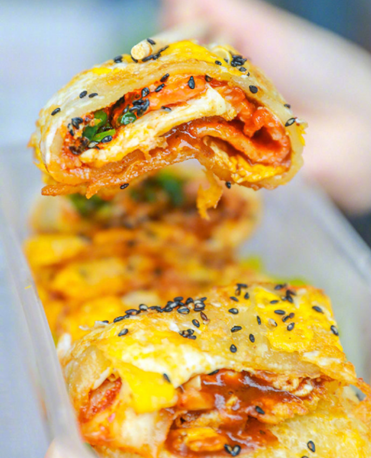 坐拥“专属地铁”，有7大美食集结地！东北这所大学“顶尖”配置太绝！