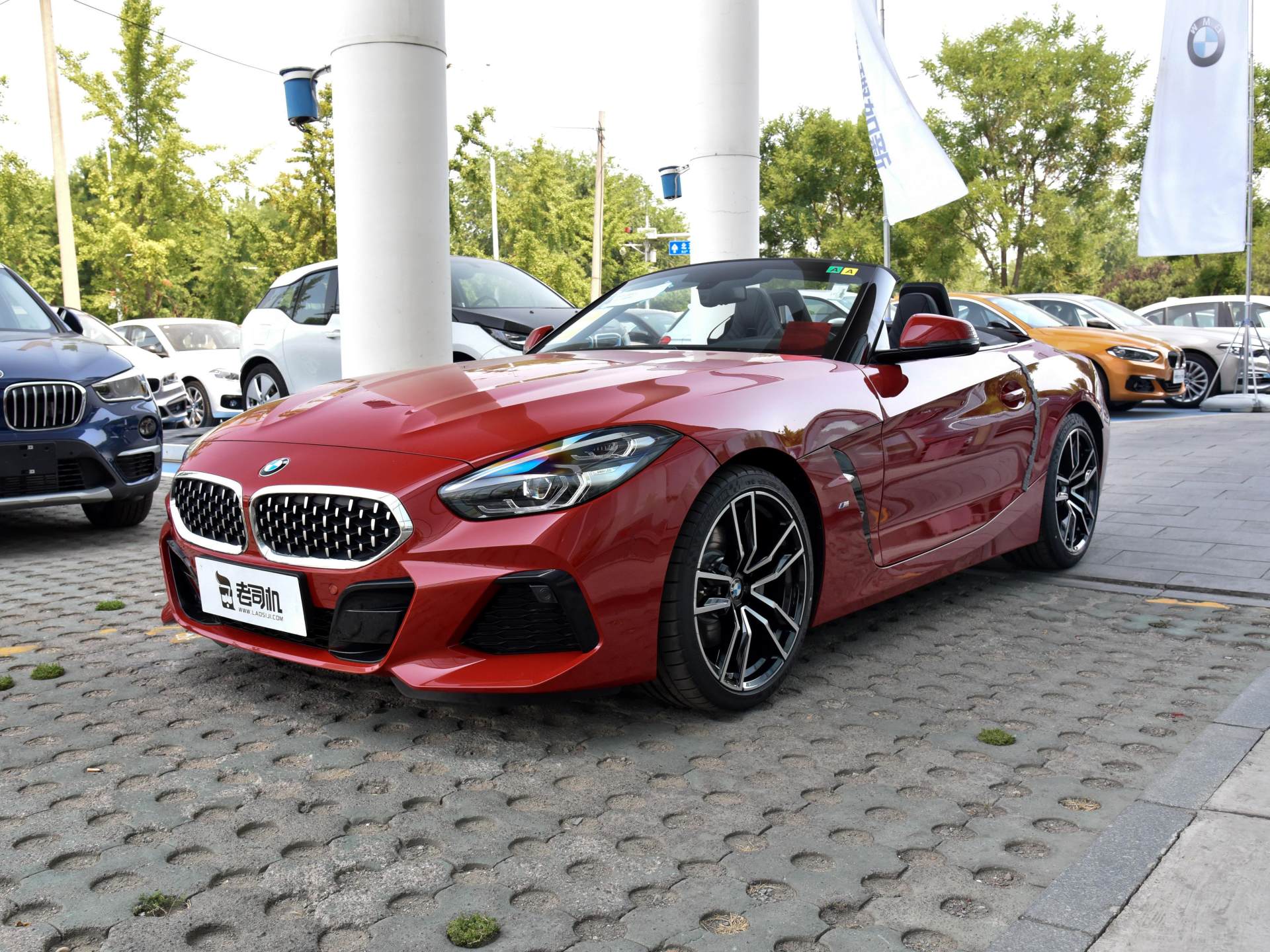 价格更便宜还是敞篷,日本国宝跑车用它平台,实拍宝马z4