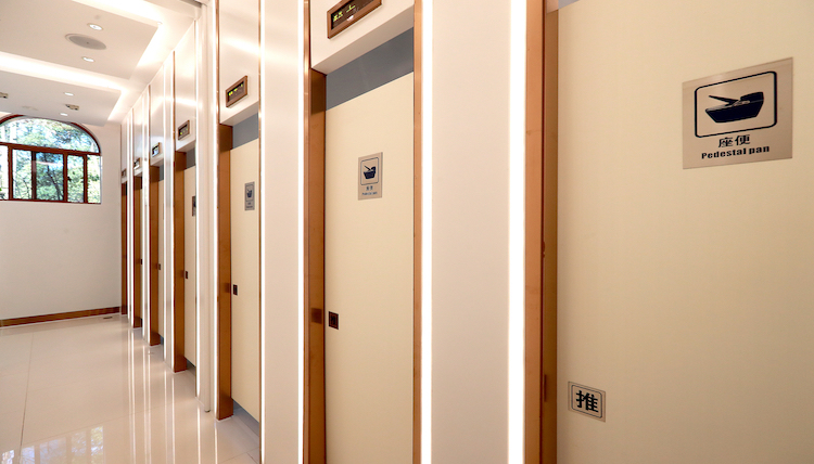 捐粪一次300元，每天拉粑粑即年入79200元，难度堪比高考