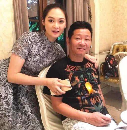 娛樂圈四大醜星，妻子個個美若天仙，最牛的是他身價過億