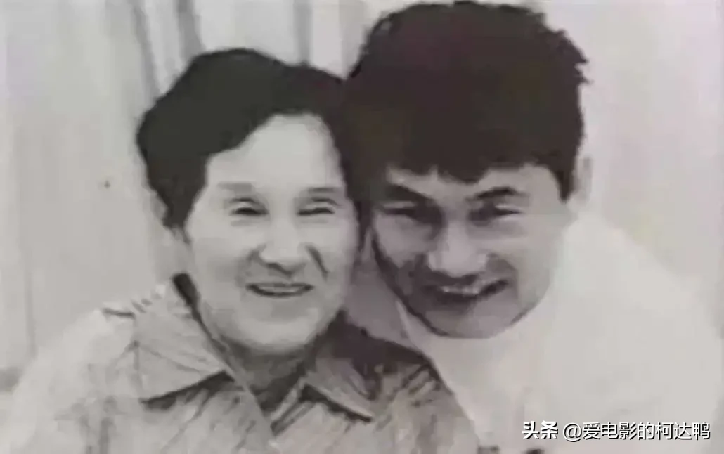 导演带粉丝殴打记者,因此坐牢?把生活过成段子的男人——北野武