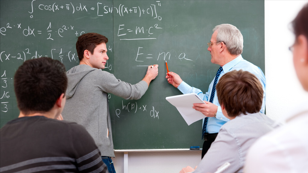 中考和高考哪个更难考？为什么？