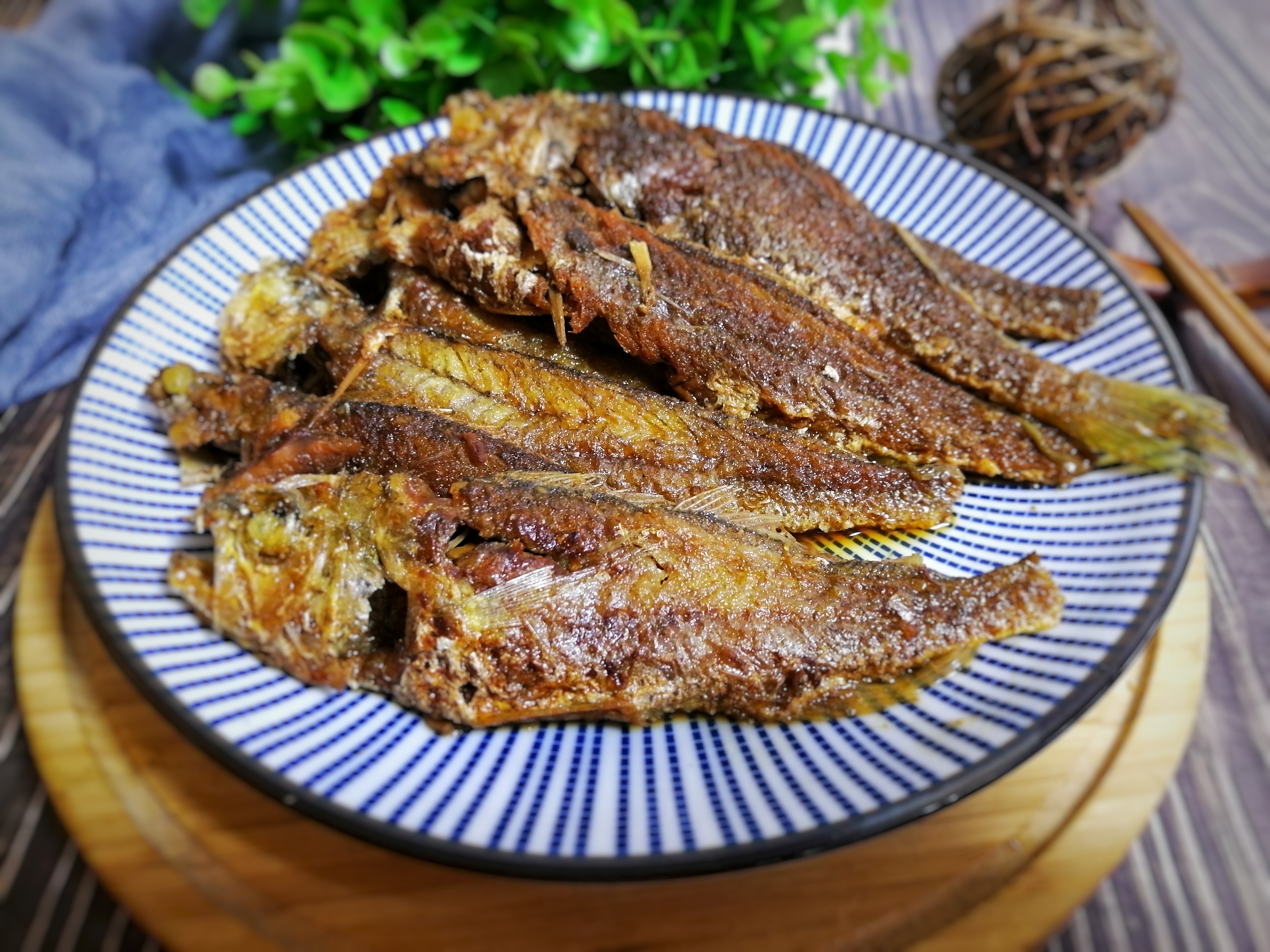 秘制酥鱼这样做，骨酥肉烂入味，5元做一盘，比超市卖的罐头好吃