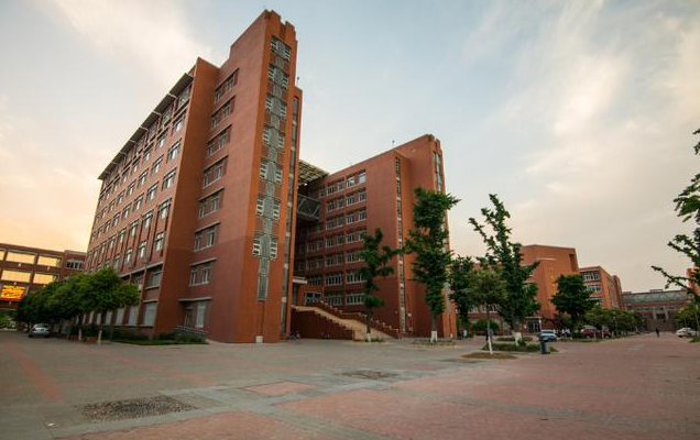 提前批录取分数线来了！高考679分，为什么会选择郑州大学？