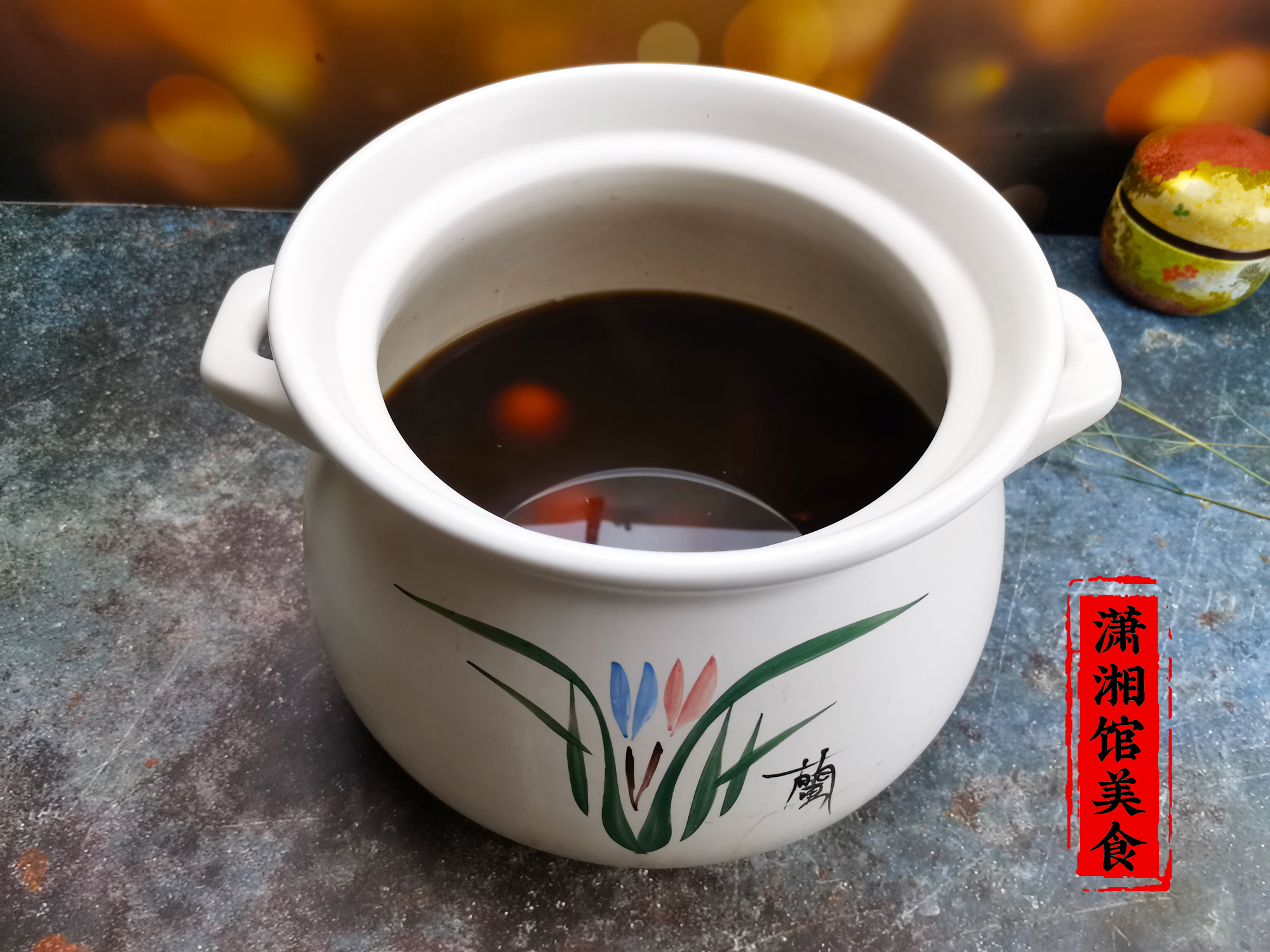 茶叶蛋，要记准“1泡2熬3碎4浸”，茶蛋入味才彻底，家人更爱吃