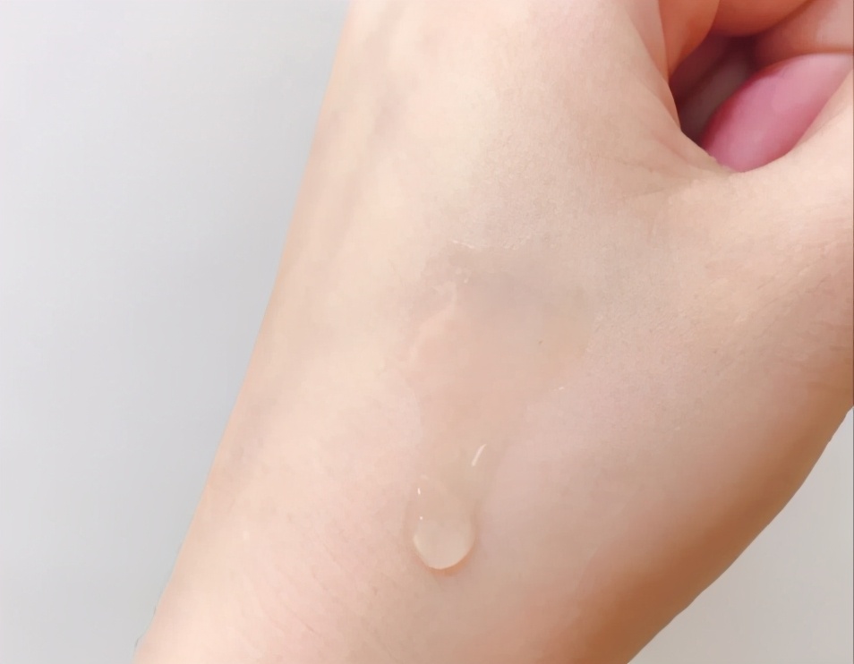 雅诗兰黛红石榴三件套，能从肌肤深层祛黄排毒抗氧化的套盒