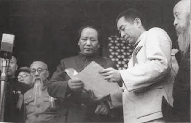 1949年，毛泽东当选主席时缺了一票