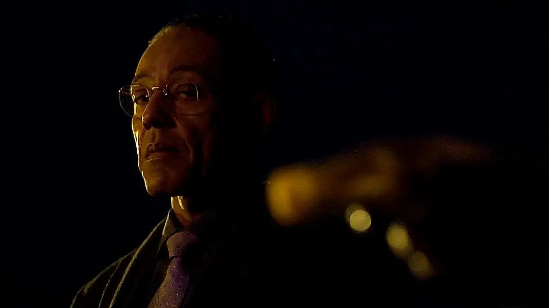 《绝命毒师》：有些人表面是炸鸡叔，实则是毒枭，背后为CIA工作