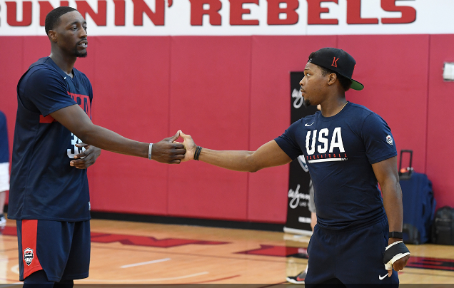 nba为什么比fiba好看(FIBA和NBA最大的区别在哪？缺少巨星的美国男篮真的不稳了吗？)