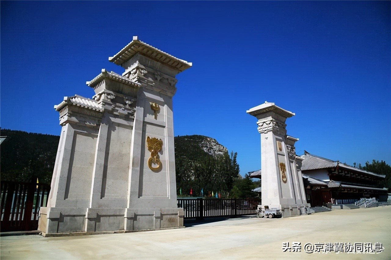 满城草莓，又大又甜，快来尝尝吧！地址：河北省保定市满城区。