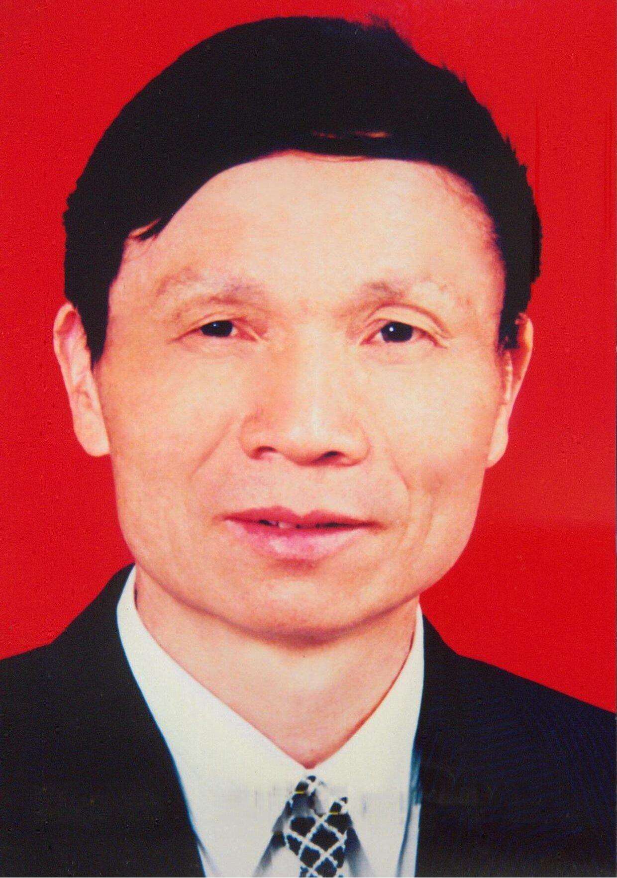 他任校长十年，带领中南大学成为省内第一，还曾“感动中国”