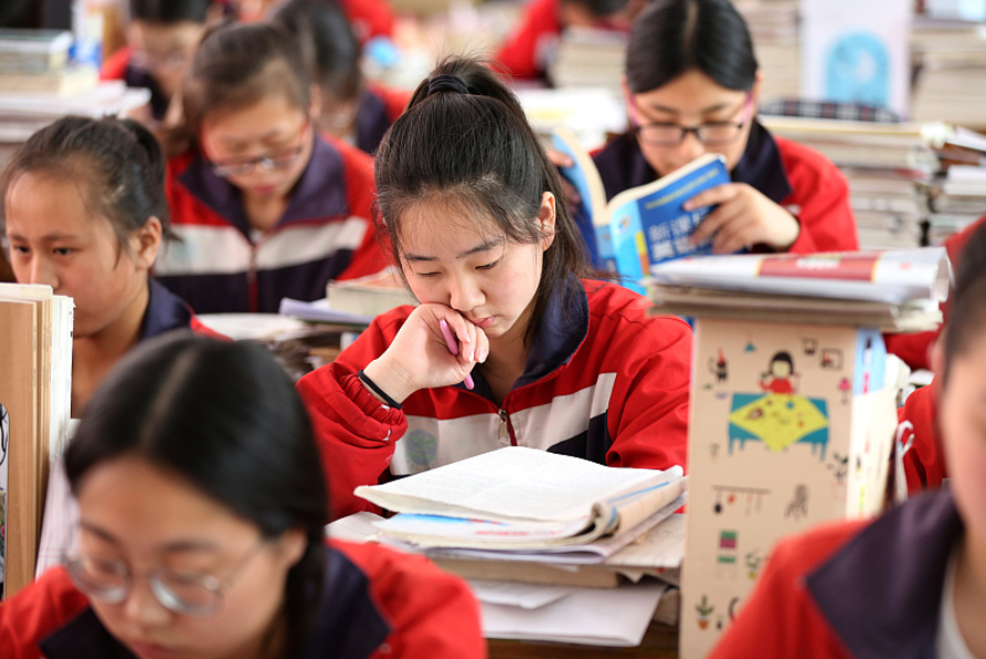 高中不允许复读已成定局？高考失利考生该何去何从，官方给出回应