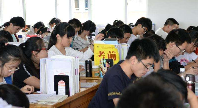 20年高考新规，复读生将受影响，了解“报考标准”对高考更有利