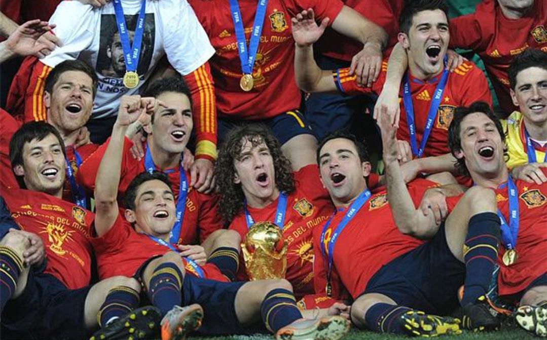 西班牙拿过几次世界杯冠军(没有梅西，何以封王?深度解析西班牙大赛三连冠)