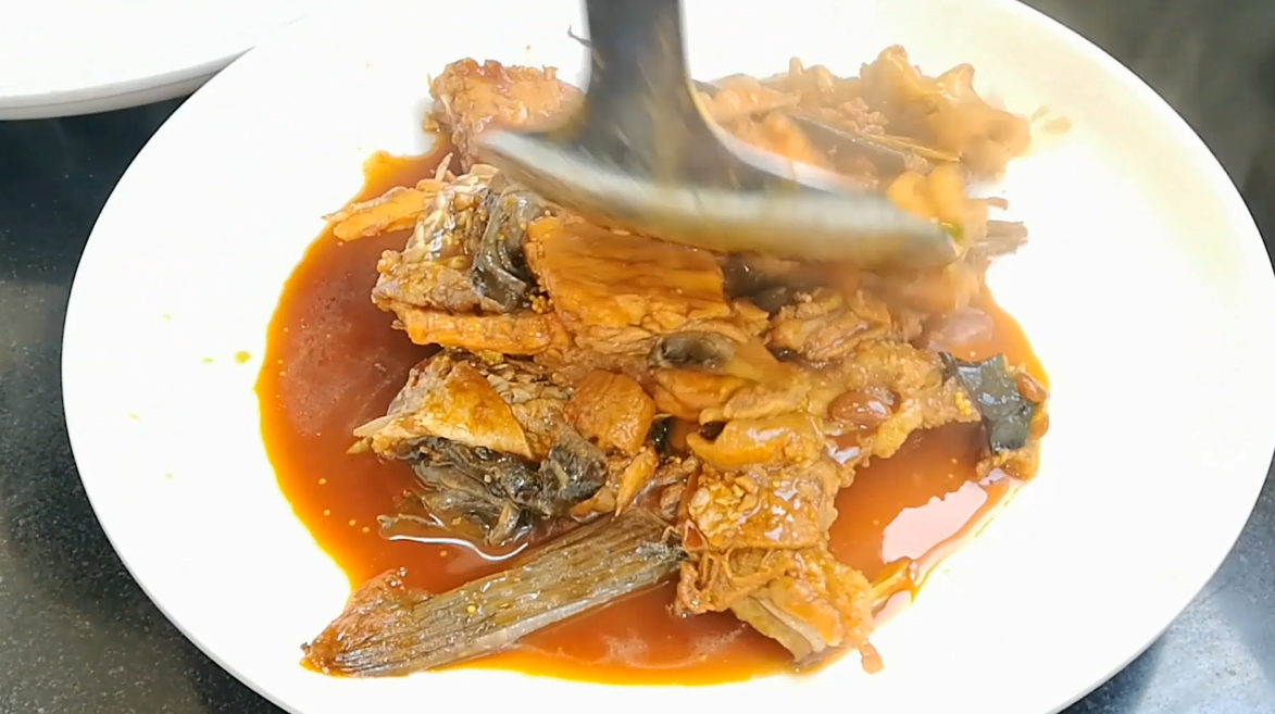 鱼杂怎么做好吃（大厨教你鱼杂在家这么做）