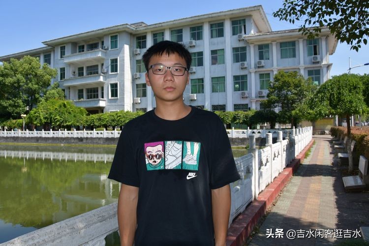 吉水二中2020年高考喜报，  江丹633分全县文科第一，二中的学霸