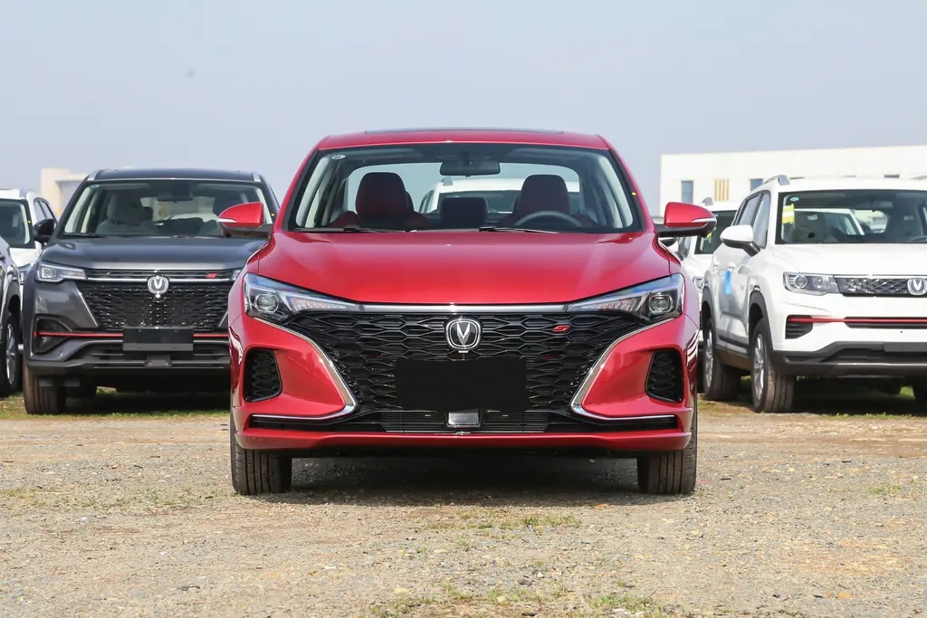 轿车：长安逸动，高配160马力+5.8升油耗，售价不足10万元