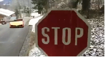 搞笑GIF:大爷还是那个大爷，气场还是那么强大