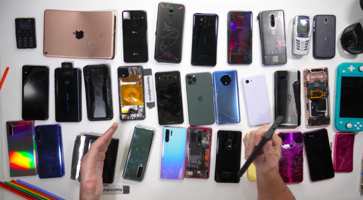 谁是今年最「抗摔」的手机？iPhone 12？